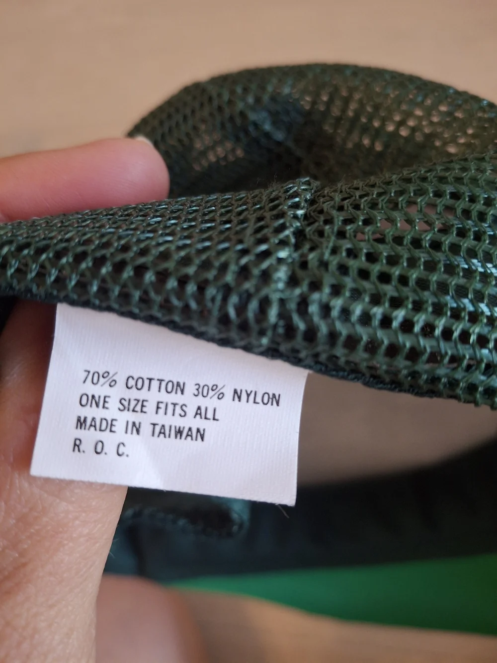 Vintage Cabela's Men's Green Trucker Hat